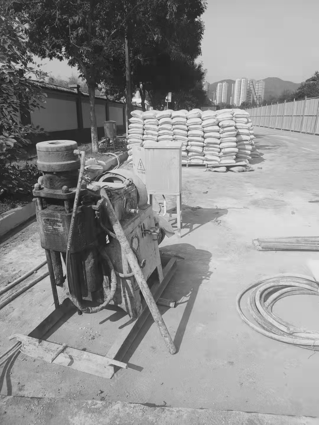 东西湖场区重载车疑难路基处理方案
